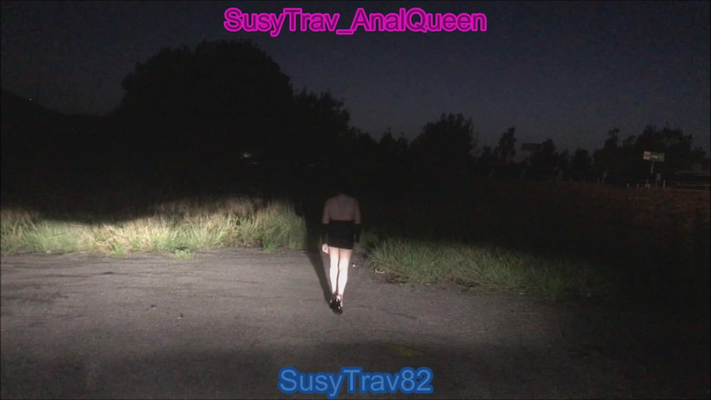 SusyTrav_AnalQueen: 공공 거리에서의 나의 첫 스트립쇼