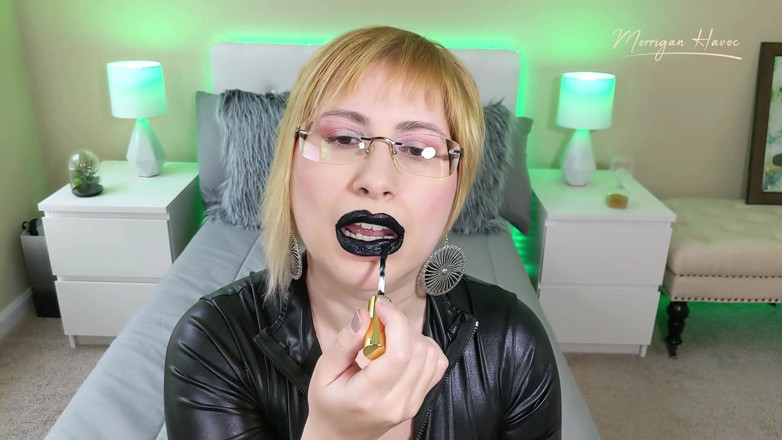 Morrigan Havoc: Punând ruj negru
