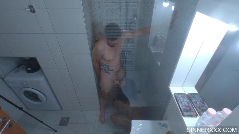 Sinners World: Zwarte vrouw met grote kont hard geneukt onder de douche -...