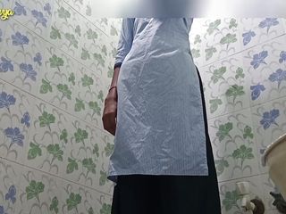 Your Navya: Üniversite sona erdikten sonra, üniversite tuvaletinde seks yapıyor