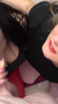Anna och Victoria lånar Logan's Dick