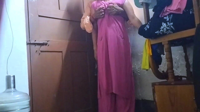 Fantacycutting: Pacar temanku datang untuk muasin memek teman pacarnya sendiri