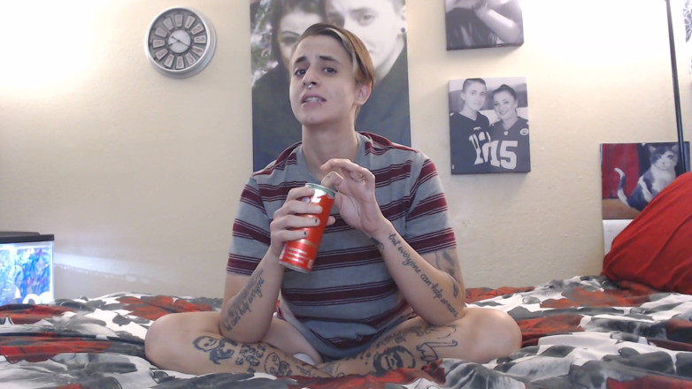 Abby Anna: Red Bull skarpa nya burps
