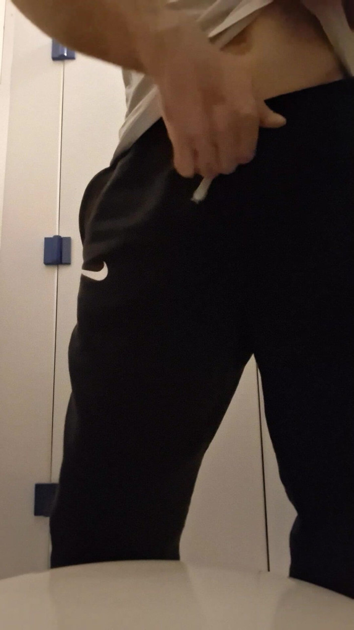 Sysi: Моя дупа капає