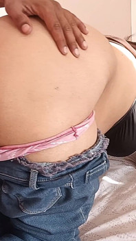 印度大学女友第一次口交和男友玩xxxx硬操