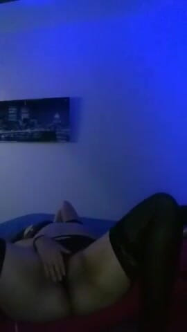 Athena_x_: Arsch modellieren und meine titten in strümpfen lutschen