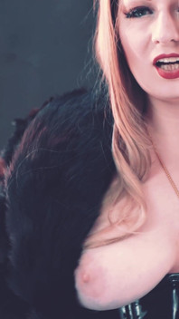 Succosa figa bagnata gioca, miLF formosa con culo grosso che indossa calze .. Arya Grander