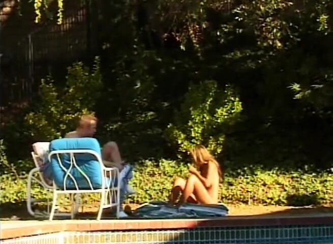 IntAsian: Puta asiática disfruta follada en la piscina