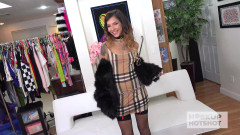 Hookup Hotshot: Cutie Kitty Carrera Rides Bryan Gozzing's Huge Donger Raw!
