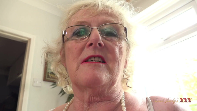 Aunt Judy's XXX: AuntJudysXXX - Your Horny GILF Landlady Mrs. Claire Lets You Pay...