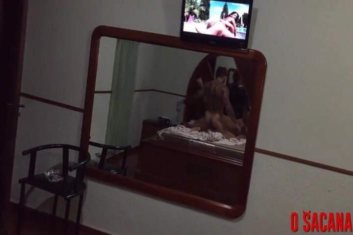 World Tranny: İki genç trans kadının poposunu yemek