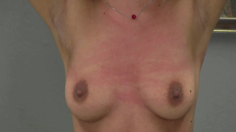 Spanking Server: Yasmeena bröst piska