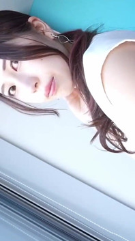 결혼 생활 후 첫 불륜. 전 그라부어 아이돌, 지금은 32 세의 유부녀.