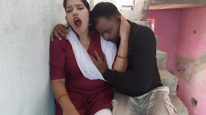 Sona bhabhi: Hintli üniversiteli çift açık havada seks videosu