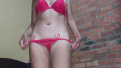 Dulce_Lou: Moje krásná 19letá sousedka mě modeluje v kalhotkách a zve mě...