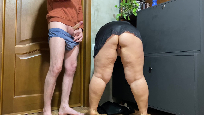 OurFetishLife: Kayınvalidemin geceliklerine boşalıyorum