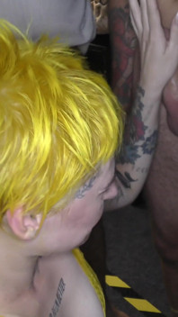 Debutto Bukkake facciale per lana banana