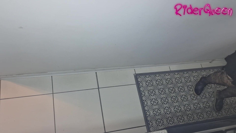 Riderqueen: Mẹ kế đụ con trai riêng trong nhà bếp - video cho...