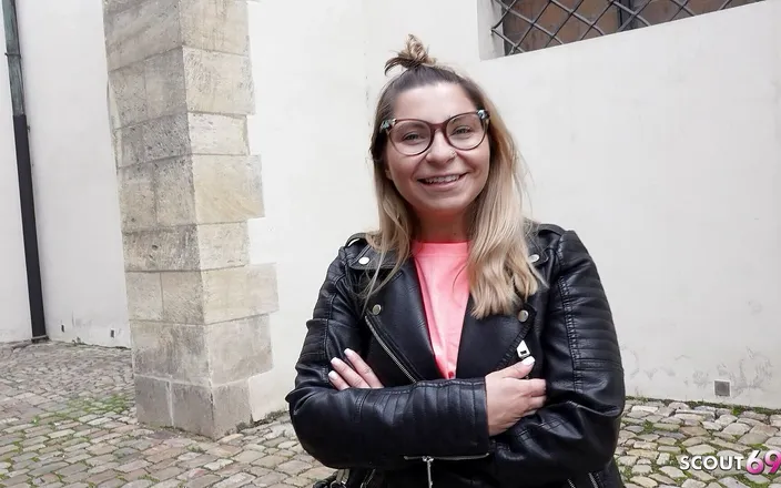 German Scout: Pramuka Jerman - vivienne si gadis kampus montok diajak ngentot di...