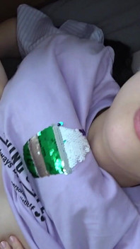Mischievous dan Bersemangat Saya Adalah Seorang Awek Cantik Dengan Payudara Kecil! Dia menggoda zakar ayah tirinya