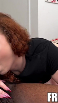Grande Peituda Ruiva Brina Scarlett Não Consegue O Suficiente BBC
