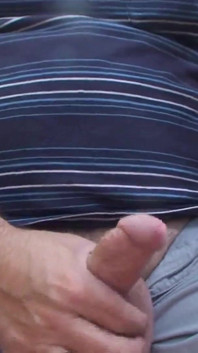 Footjob e pompino all'aperto