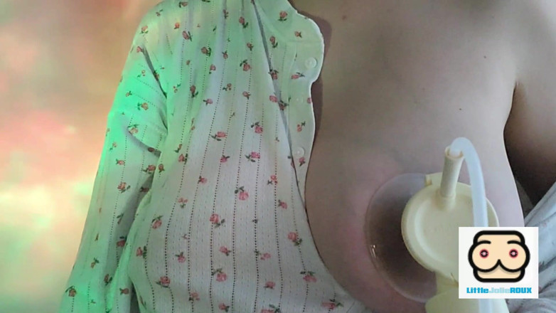 littlejolieroux: Vamos a vaciar mis tetas regordetas y jugosas juntos.