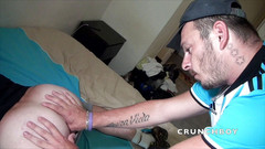 BAREBACK AND CREAMPIE CLUB: Ošukaná baebackem padouchem při běhání