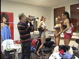 Lucky Cooch: Amazing vintage babes behind the scenes