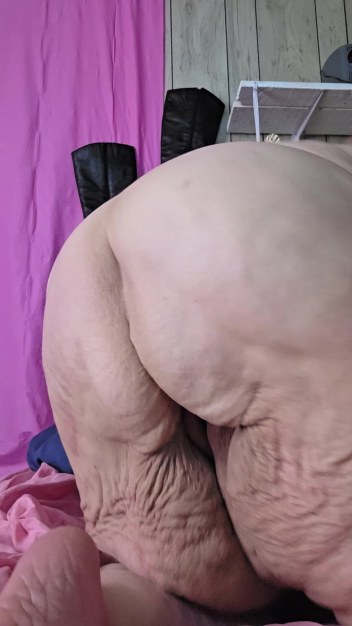 HerculesnVENUS: Ngentot pantat bahenolku dong?