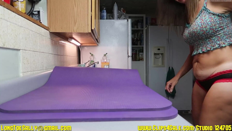 Long Toe Sally Big Buns: Cabin MILF Part 3
