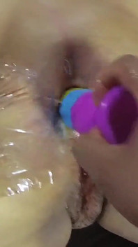 "leo avant", dildo dari honey play box ini gampang banget dientot habis-habisan sama lubang pantat bahenolnya!