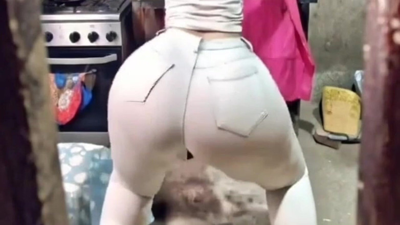 Xprohibidox1: Vecina Stor röv Limpiando