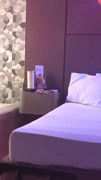Karenkiss Alone in the Motel with a Hottie Who Made Her Suck