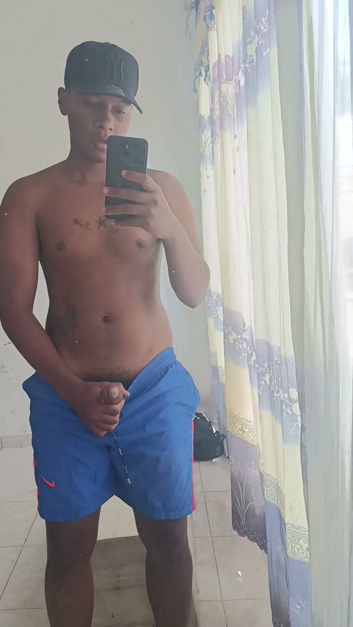 SANTIXXX19CM: BBC Masturbacin Amateur Frente Al Espejo Bigdick