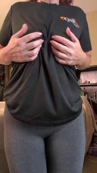 Latina MILF Can't Dance