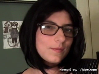 Homegrown Video: Лара знімається з parsnip