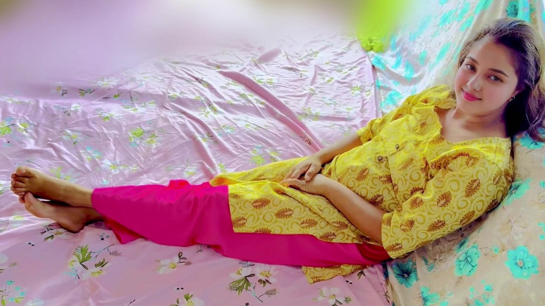 Your Soniya: Indian Beautiful Wife Has Sex with Boss