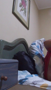Amateur Hotel Masturbation with a Real Cumshot