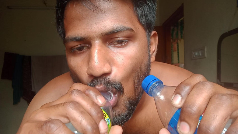 KUMBHA MANOJ KUMAR: Il è professionale