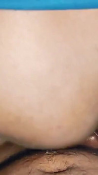 Bangla Deshi Teen Gaysex. Velký penis Top šukání jeho kamarádky do zadku a stříkání dovnitř, velký kus čůrák boysex, šukání asijského twinku do zadku,