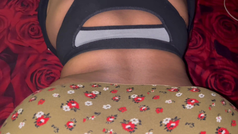 Milfyjean: La sexy fidanzata scopa nell'ostello del college.