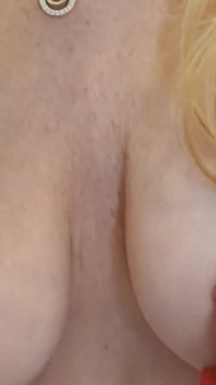 Hotwife Flashing and Playing with Her Tittie