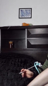 Aksi hot lesbian sulap renee sakuyas dengan stoking jala
