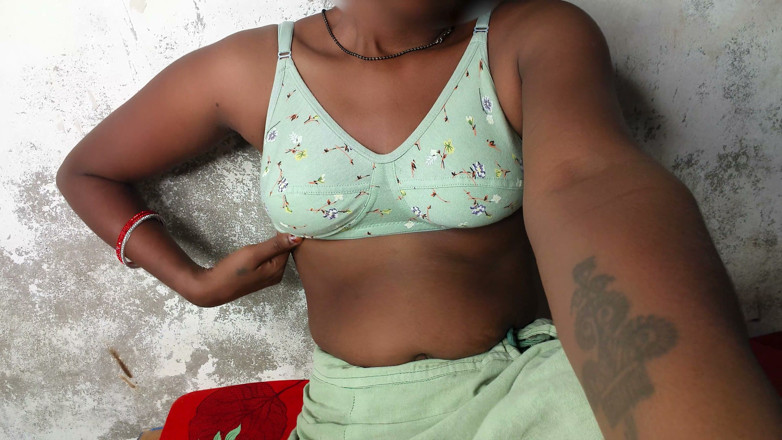ExcitedWomen: Hotxwife hete sexy vrouw wrijven poesje moet 's nachts neuken