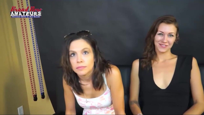 Brand New Amateurs: Meredith e Jamie Litton voluptuosa morena coed garganta molhada calor!