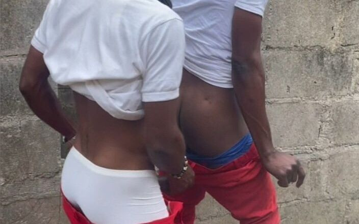 Chief_daddyy: Dua pengayuh kanan dikongkek semasa rehat