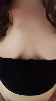 Nicole Shows off Her Fat Ass in the Bathroom