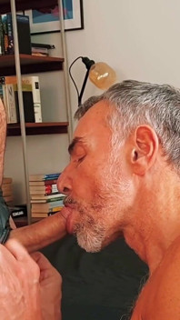 Fecha de cuero con padrastro de plata