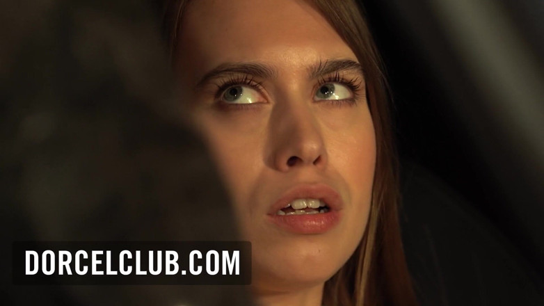 Dorcel Club: Trojka a sdílení manželky na společném parkovišti